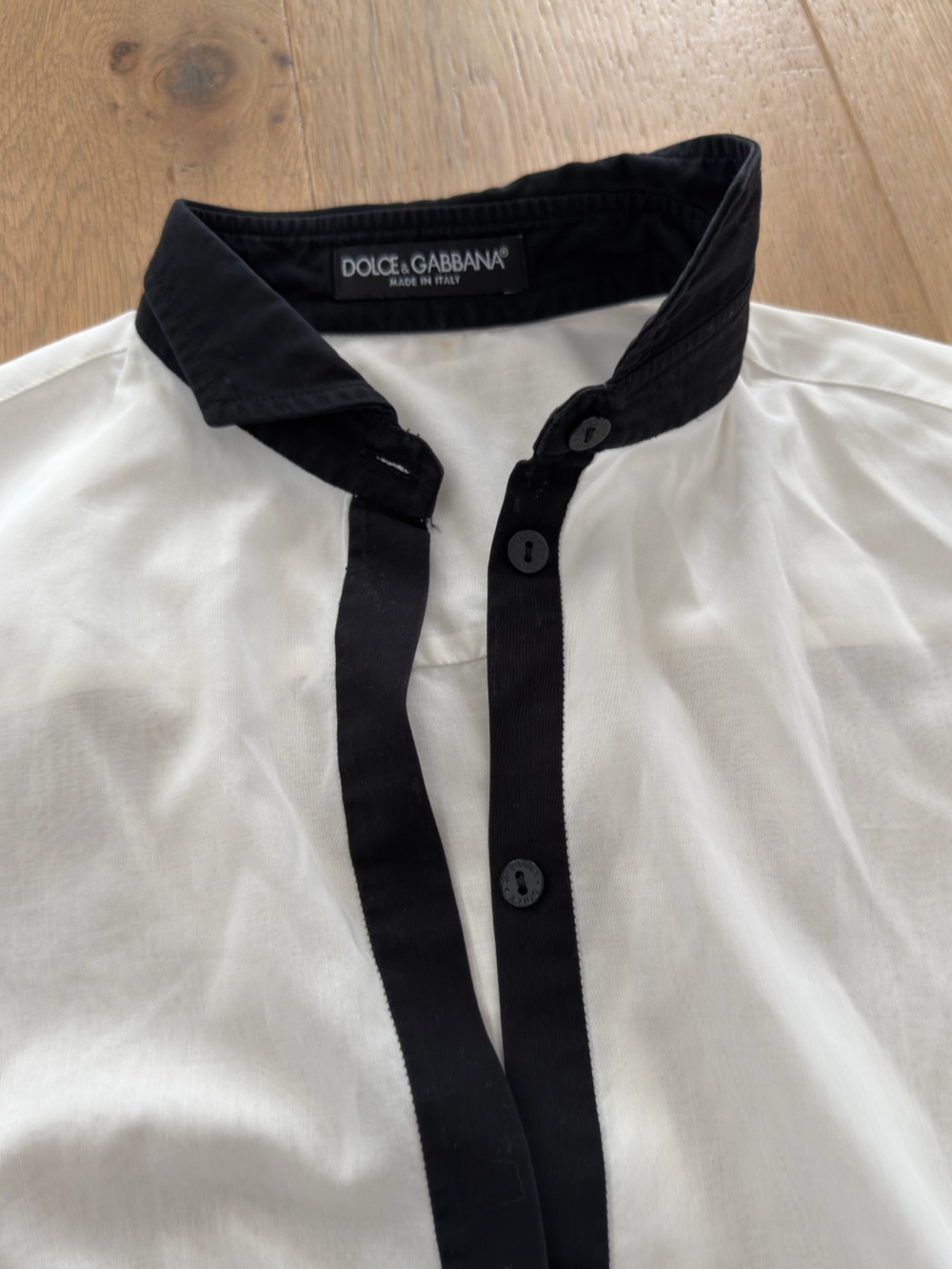 Dolce & Gabbana White Button-Up Shirt with Black Trim - Picture 7 of 7